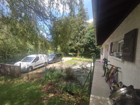 Maison dans la nature entre lacs et montagnes Villa in Haute-Savoie