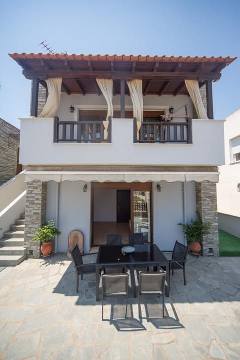 Property building, View (from property/room), Balcony/Terrace