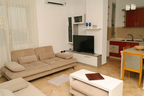 TV and multimedia, Living room, Dining area, air conditioner