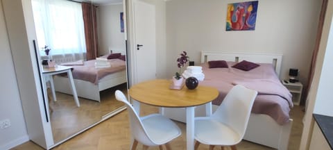 Bed, Photo of the whole room, Seating area, Bedroom