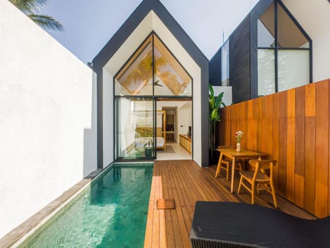 Swimming pool, Swimming pool
