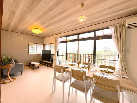 TV and multimedia, Living room, Dining area