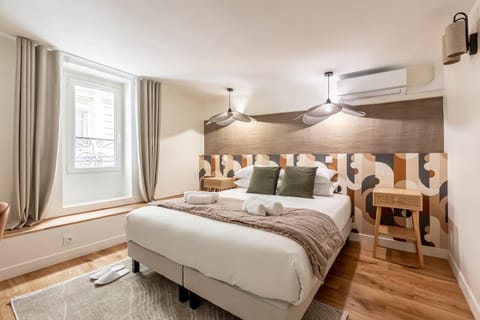 Bed, Bedroom, air conditioner
