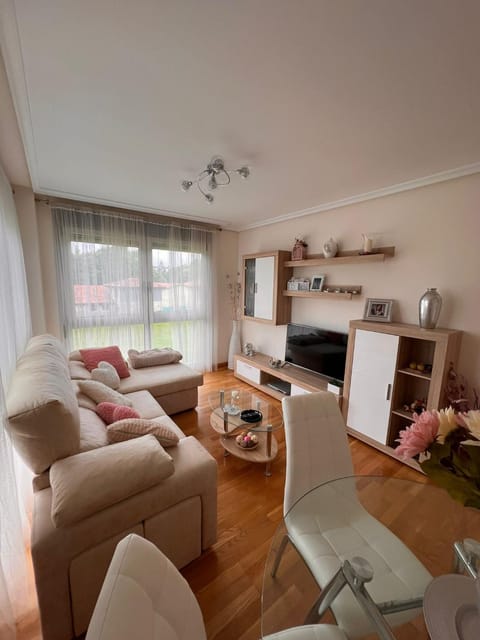 Communal lounge/ TV room, TV and multimedia, Living room