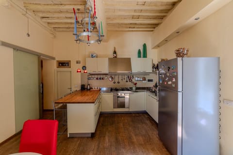 Coffee/tea facilities, Kitchen or kitchenette, Dining area, heating, internet, oven, stove