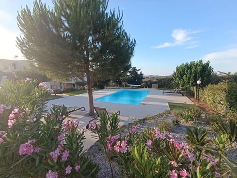 Garden, Swimming pool