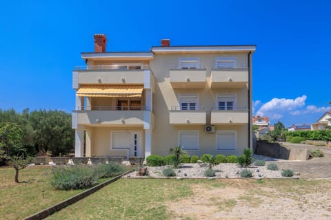 Property building, Day, Garden