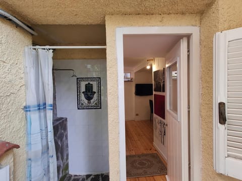 Shower, Property building