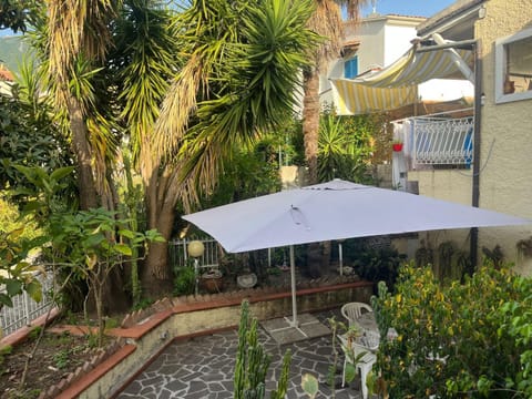 Property building, Garden, Garden view