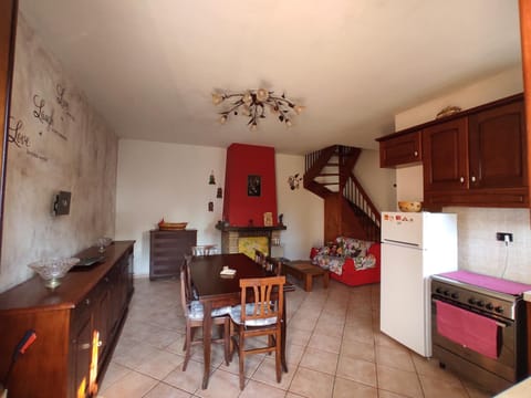 Kitchen or kitchenette, Living room, Dining area, pet friendly