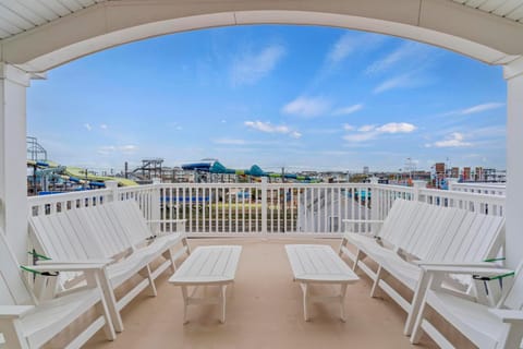 Patio, View (from property/room), Balcony/Terrace, Balcony/Terrace, Seating area, Sea view, Sunrise, Sunset, sunbed