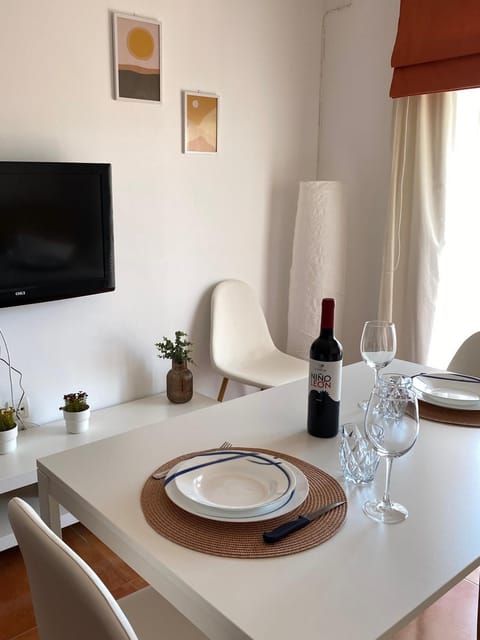 Communal lounge/ TV room, Dining area
