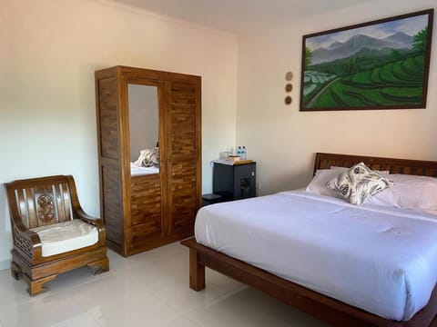 Manis Guest House Bed and Breakfast in Kuta