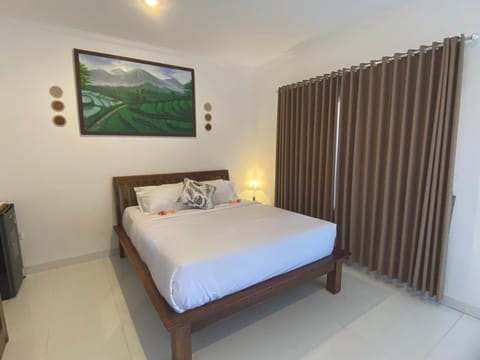 Manis Guest House Bed and Breakfast in Kuta