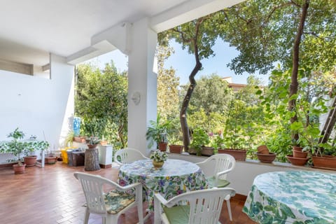 Property building, Balcony/Terrace, Living room