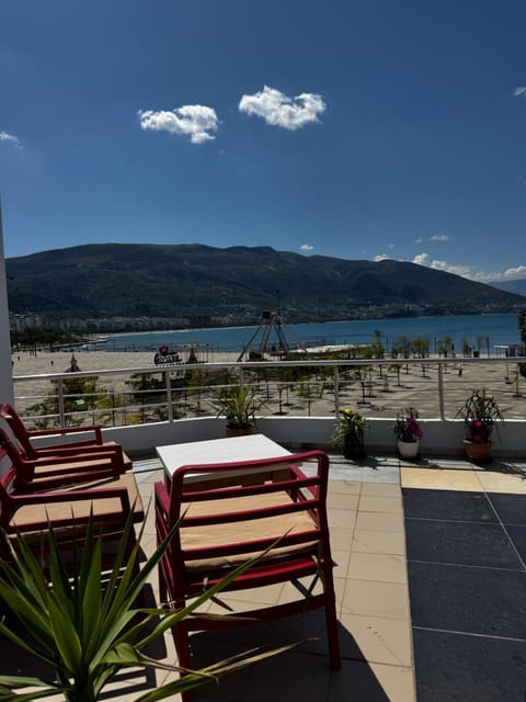 Nearby landmark, Natural landscape, Garden, Balcony/Terrace, Beach, Mountain view, Sea view