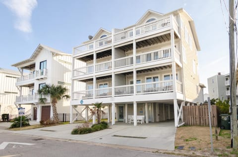 Seagulls By The Sea by Bryant Real Estate House in Wrightsville Beach