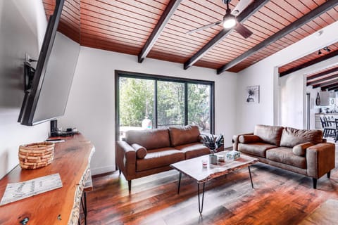 Hot Tub and Mountain Views Spacious Home in Sedona House in Village of Oak Creek