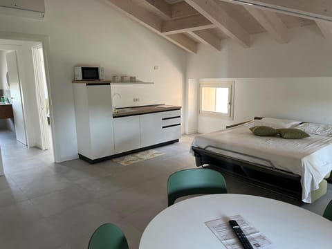 TV and multimedia, Kitchen or kitchenette, Photo of the whole room