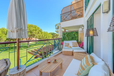 Patio, View (from property/room), Balcony/Terrace, Seating area, Garden view, sunbed