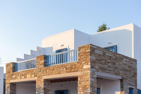 Property building, Day