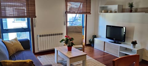 Communal lounge/ TV room, TV and multimedia, Living room, Evening entertainment