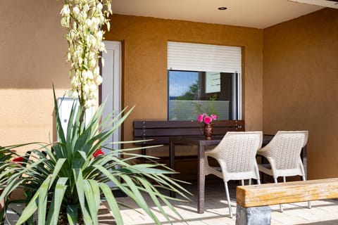 Patio, Day, Balcony/Terrace