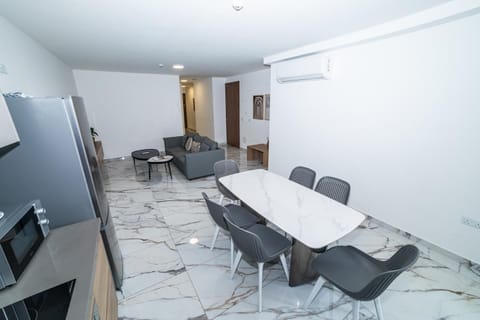 Modern 2-Bedroom Apartment with Terrace - By HostMT Apartment in Saint Paul's Bay