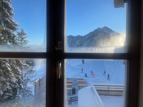 View (from property/room), Landmark view, Mountain view