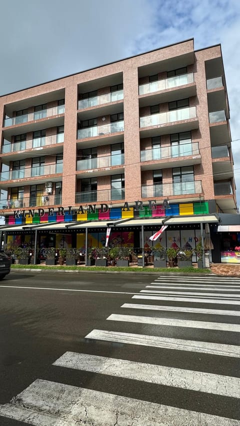 Property building, Day, Neighbourhood, Location