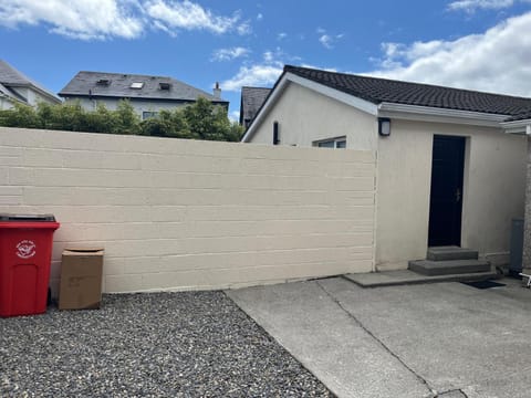 Small 25m2 Holiday Apartment with in walking distance of the University of Galway Apartment in Galway