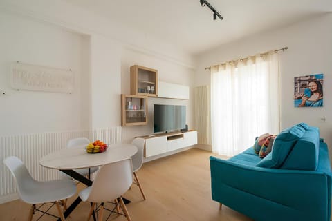 Property building, Living room, Seating area, Dining area