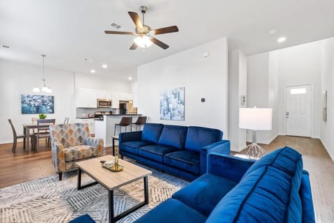 Irving Townhouse House in Irving