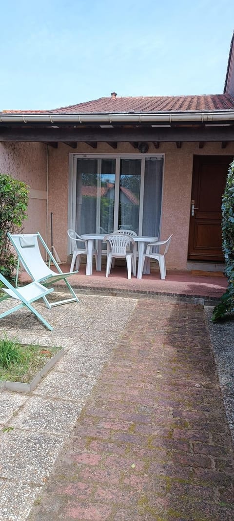 Garden, Garden, Balcony/Terrace