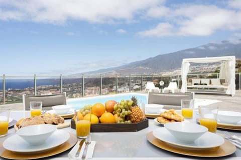 Natural landscape, View (from property/room), Pool view, Sea view, Swimming pool
