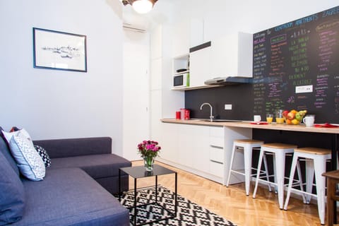 Kitchen or kitchenette, Living room, Dining area, oven