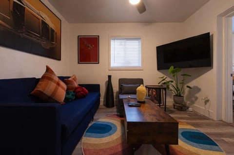 Communal lounge/ TV room, TV and multimedia, Living room, Seating area, Evening entertainment