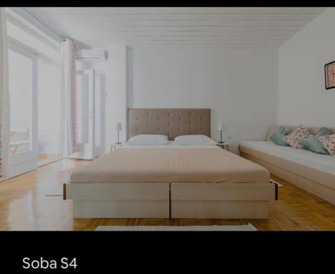 Brela S1 S4-no parking Bed and Breakfast in Brela