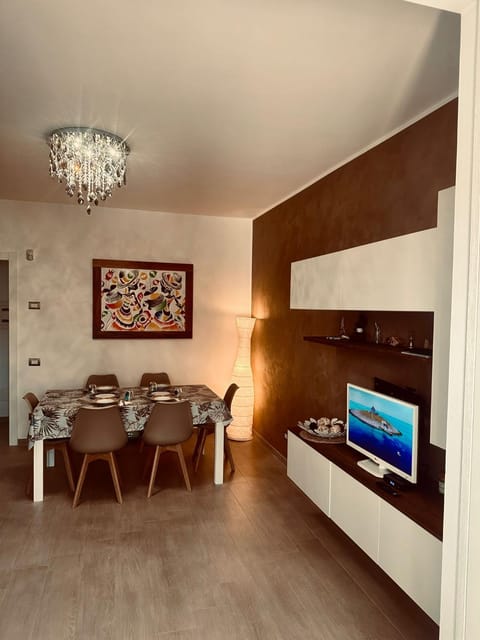 TV and multimedia, Dining area