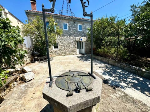 Property building, Summer, BBQ facilities, Garden