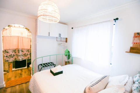 Bed, Living room, Photo of the whole room, Bedroom, Internal: Not applicable to any particular room