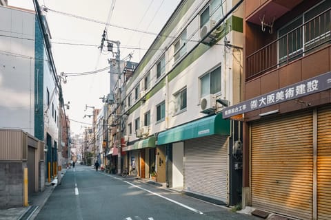 Property building, Quiet street view