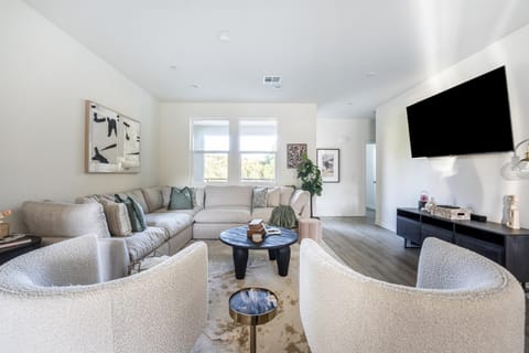 Brand New Stunning 4BR Townhome House in Lemon Grove