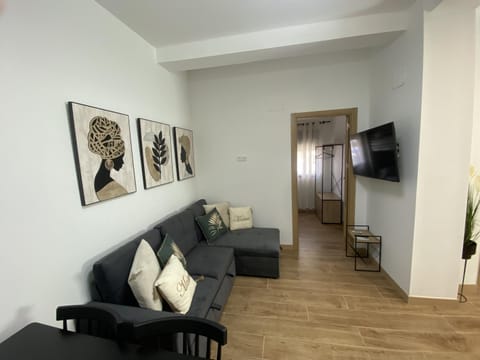 Bajo el mar junto al puerto House in Dénia