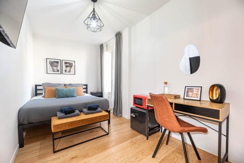 Bed, Decorative detail, Bedroom