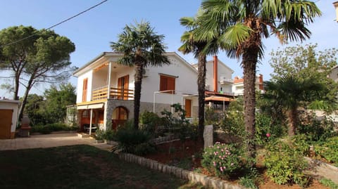 Property building, Summer, Garden