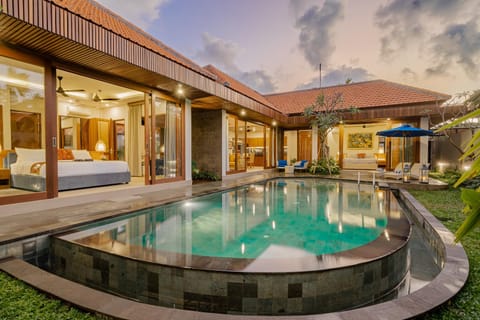 Patio, Pool view, Swimming pool