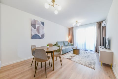TV and multimedia, Living room, Dining area, air conditioner