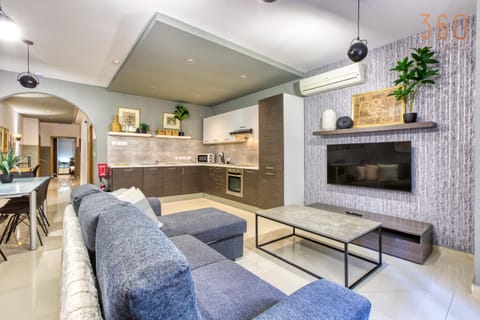 Communal lounge/ TV room, TV and multimedia, Kitchen or kitchenette, Living room, Seating area, Dining area, Evening entertainment, minibar, pet friendly, stove