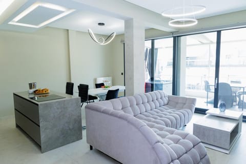 TV and multimedia, Seating area, air conditioner